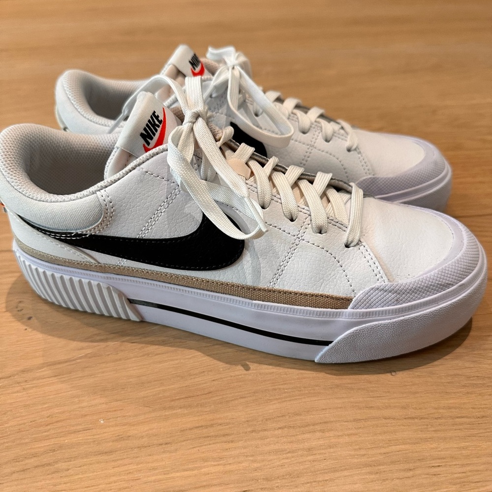 Nike White Black and Tan Women's Sneakers - Picture 3 of 4